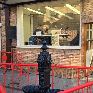 ¡Hoy emitimos en directo desde Reinosa!
Nos trasladamos a la Plaza Juan XXIII p…